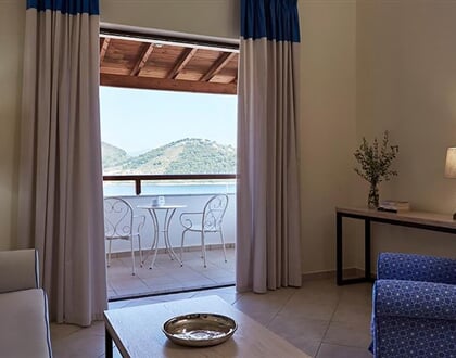 Aparthotel Skiathos Living: fotografie vybavení exteriérů a interiérů ubytování.