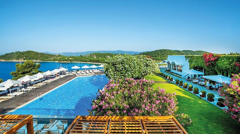 Hotel Skiathos Palace: fotografie vybavení exteriérů a interiérů ubytování.