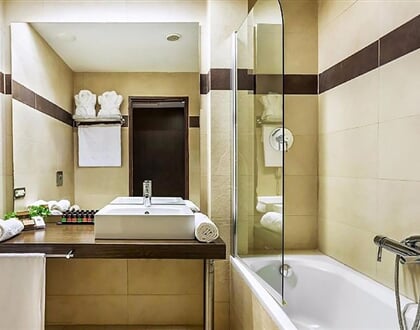 Hotel Skiathos Palace: fotografie vybavení exteriérů a interiérů ubytování.