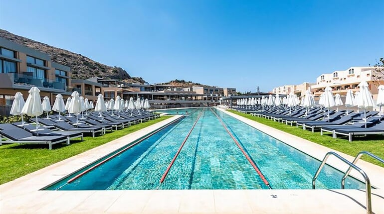 Hotel Kiani Beach Resort: fotografie vybavení exteriérů a interiérů ubytování.
