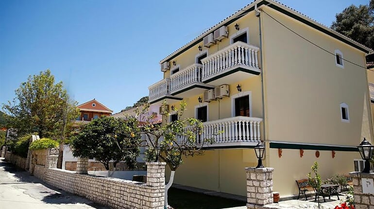 Apartmánový dům Kitro Parga: fotografie vybavení exteriérů a interiérů ubytování.