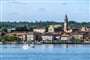 Městečko Arona u jezera Maggiore - zájezdy do Itálie