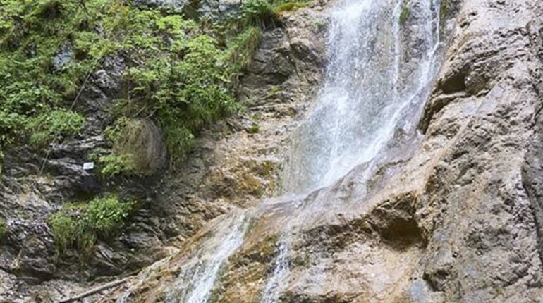 waterfall-2632685_1920