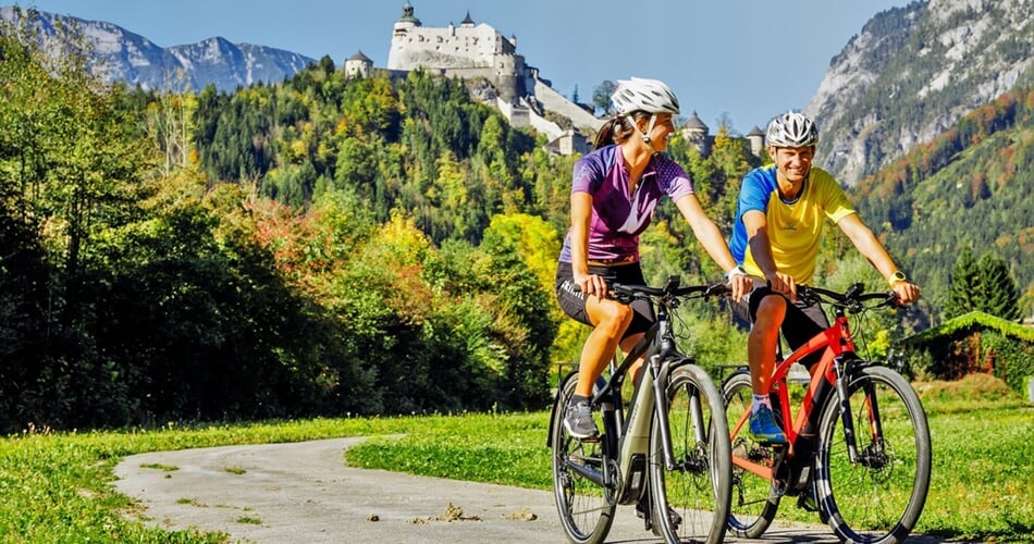 Tauernská cyklostezka - cyklotrasa pod hrade Hohenwerfen