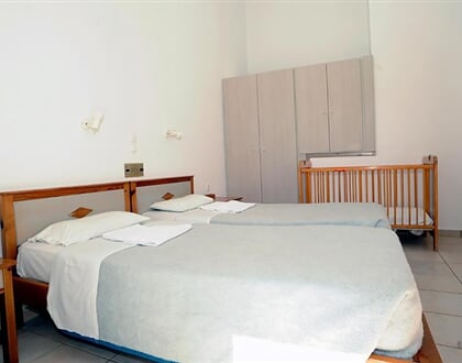 Aparthotel Evilion: fotografie vybavení exteriérů a interiérů ubytování.