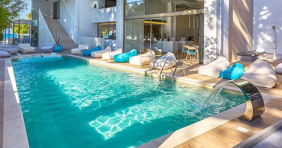 Triton-Boutique-Hotel-1