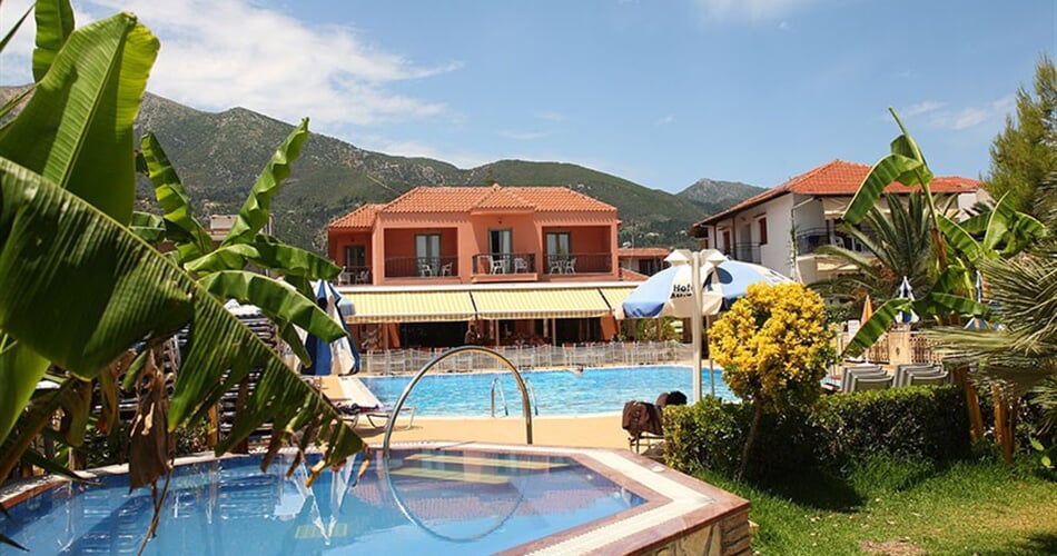 Hotel Athos: fotografie vybavení exteriérů a interiérů ubytování.