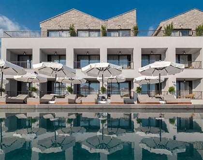 Hotel-Vivid-Blue-Serenity-3