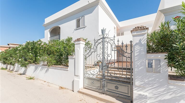 Pohled na Residenci, Orosei, Sardinie