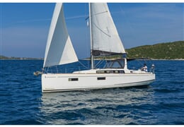 Oceanis 38.1 - PHILYRA 