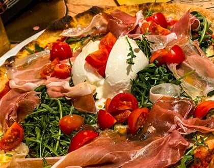 15 Itálie, Cesenatico   restaurace pizza