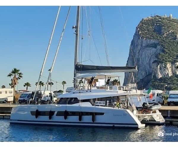 Samana 59 - Maurice - Luxury Catamaran, A/C, Generator, Water maker (s posádkou)