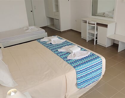 Sarris-Hotel-8