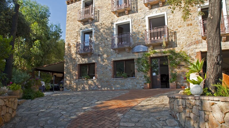 Vstup do hotelu, Santa Maria Navarrese, Sardinie