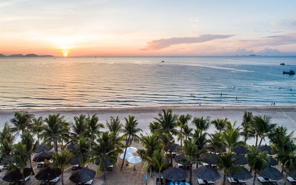 14 The Anam   Early Morning Beach