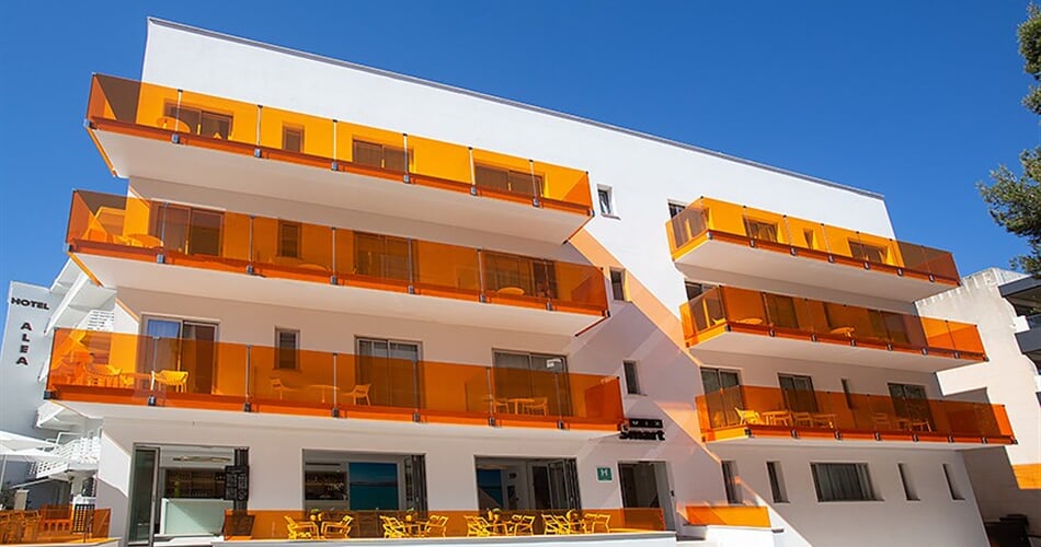 Hotel Mix Smart: fotografie vybavení exteriérů a interiérů ubytování.