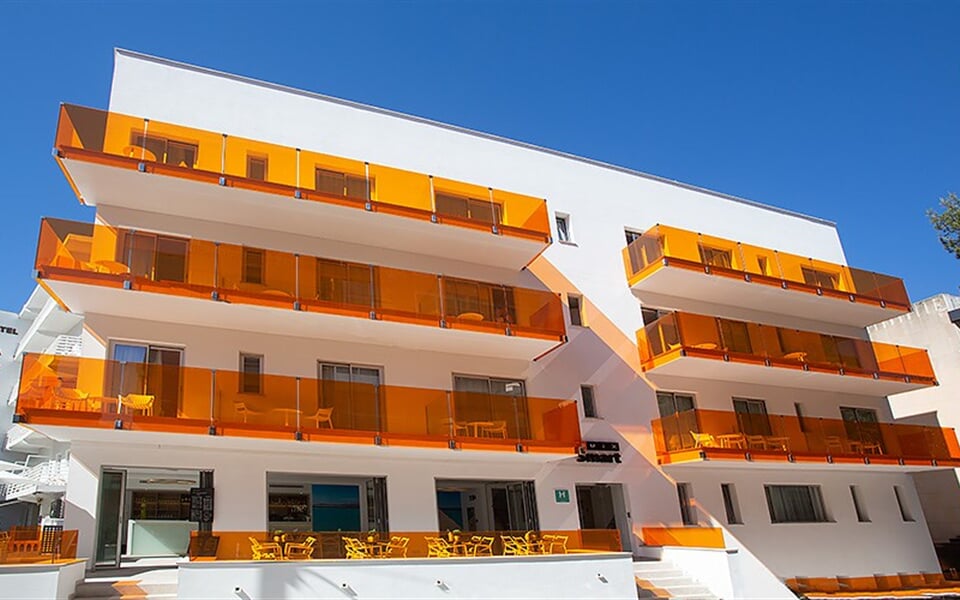 Hotel Mix Smart: fotografie vybavení exteriérů a interiérů ubytování.