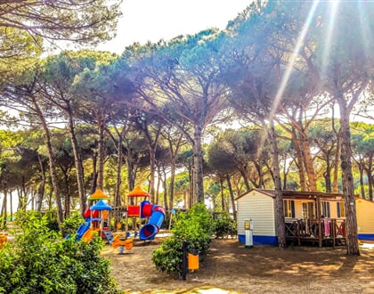 05 Itálie, Cesenatico   dětské hřiště kemp Pineta