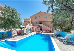 Novalja - Claudia apartmány ***