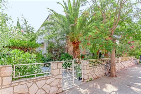 Novalja - Ivan apartmány ***