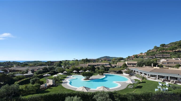 Hotel s bazénem, Chia, Sardinie