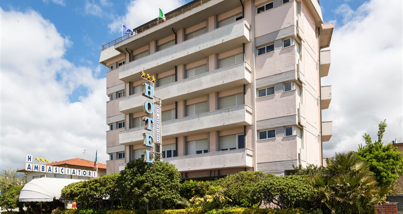 Hotel Ambasciatori    Marina Di Pietrasanta 24 (1)
