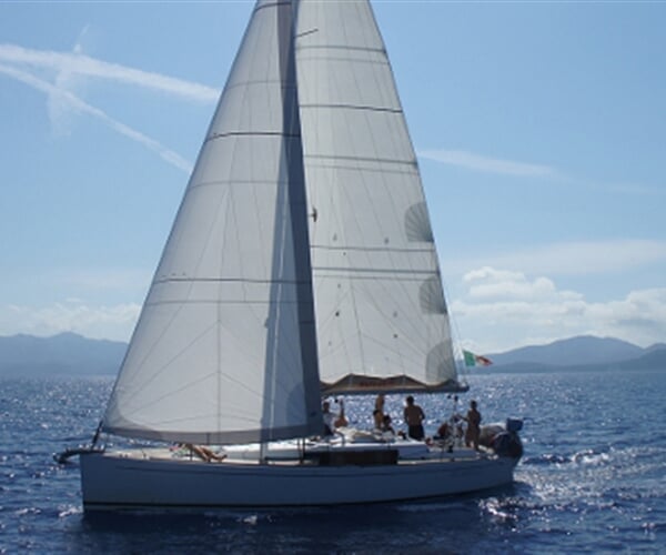 Plachetnice Grand Soleil 37 - Nuvola (s posádkou)