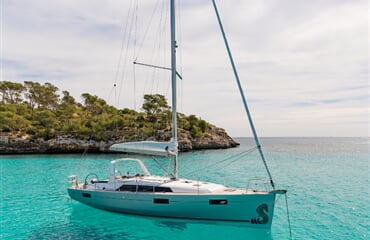 Plachetnice Oceanis 41.1 - Black Lion