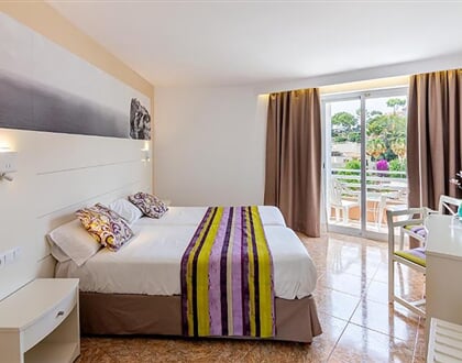 Hotel Venecia Paguera: fotografie vybavení exteriérů a interiérů ubytování.
