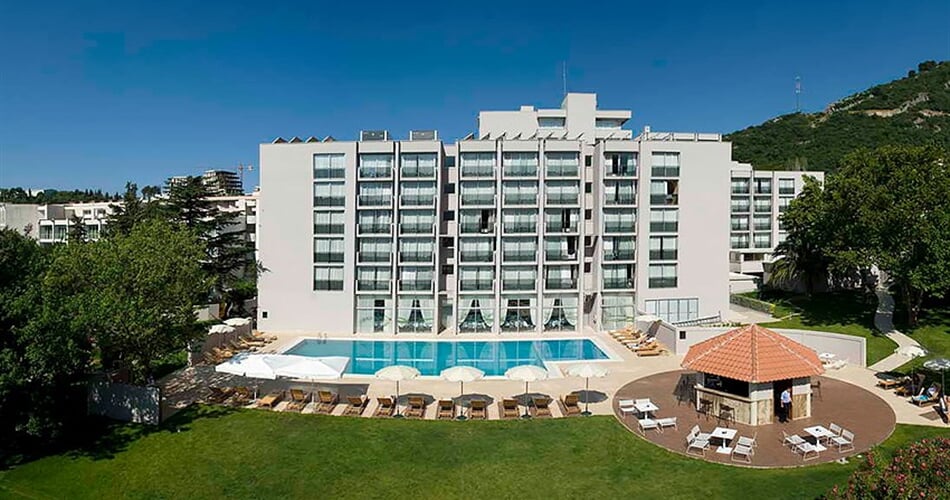 Hotel Tara: fotografie vybavení exteriérů a interiérů ubytování.