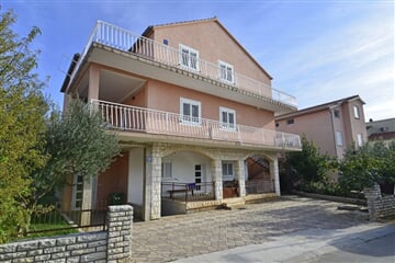 Srima (Vodice) - Martina apartmány ***