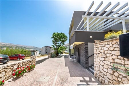 Pag - Lili apartmány ***