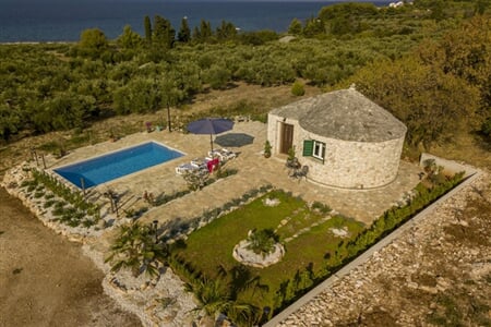 Mirca - Magical Island Home - Mary studio ****