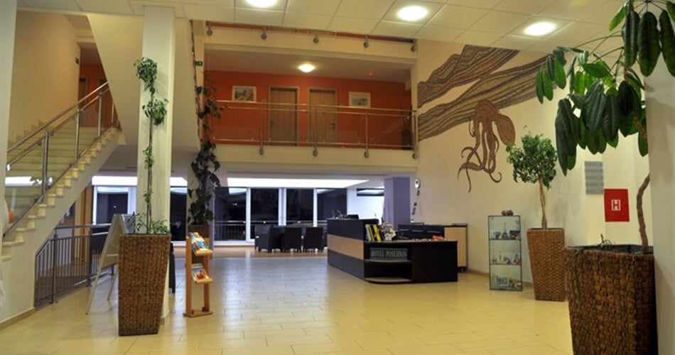 Posejdon hotel - Vela Luka (ostrov Korčula) - 101 CK Zemek - Chorvatsko