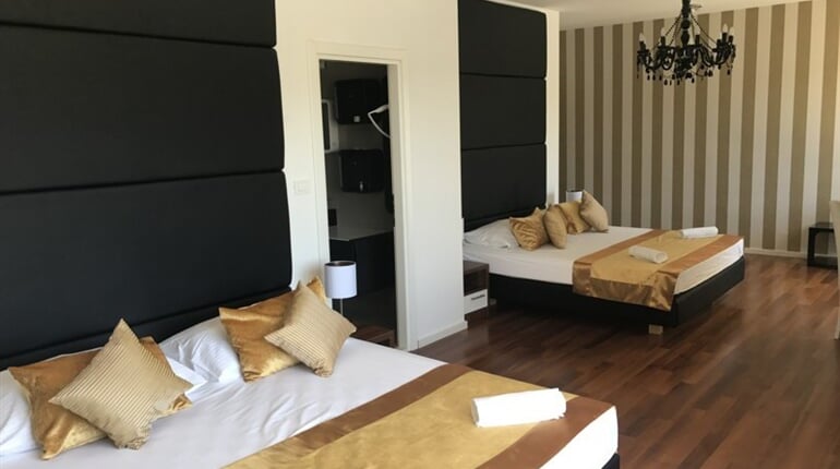 Perla hotel - pokoj 1/4 DELUX BM - Rogoznica - 101 CK Zemek - Chorvatsko