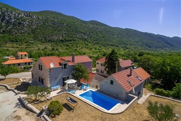 Župa (Biokovo pohoří) - Roglić vila ***