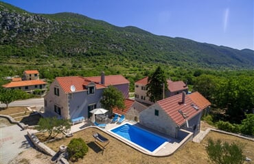Župa (Biokovo pohoří) - Roglić vila ***