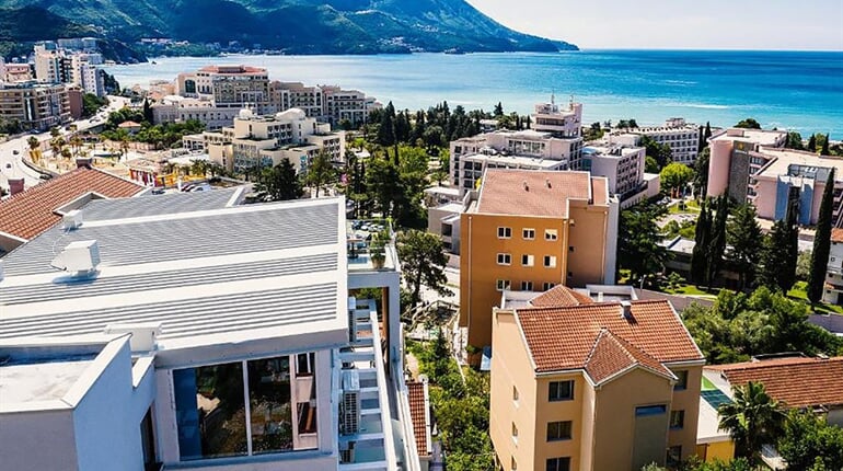 Hotel Lusso Mare: fotografie vybavení exteriérů a interiérů ubytování.