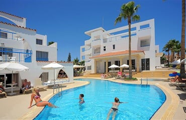 Agia Napa - Aparthotel Petrosana