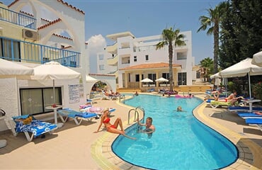 Agia Napa - Aparthotel Petrosana