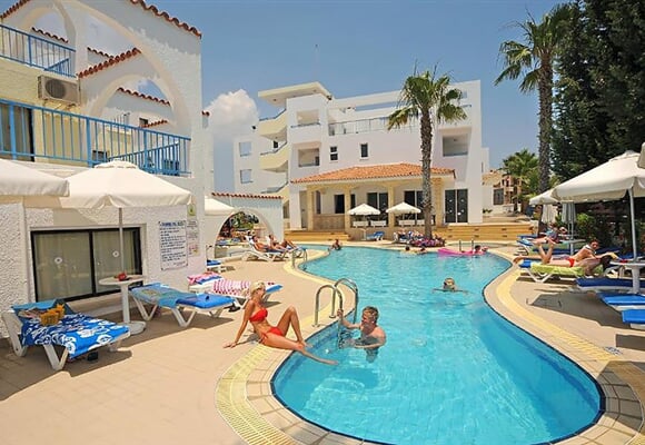 Agia Napa - Aparthotel Petrosana