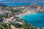 Letecký pohled na hotel, Baja Sardinia, Sardinie