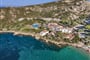 Letecký pohled na hotel, Baja Sardinia, Sardinie