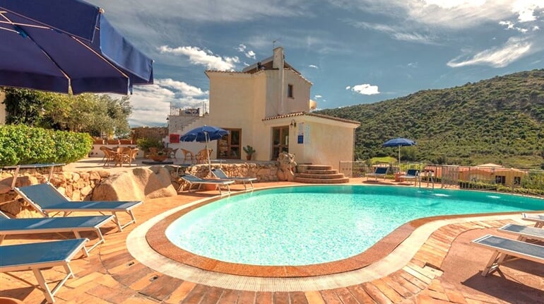 Bazén, Budoni, Sardinie