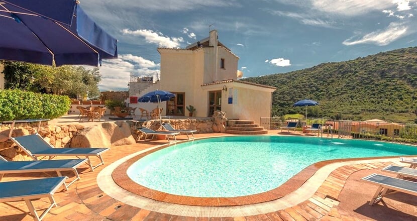 Bazén, Budoni, Sardinie