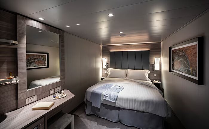 yjn msc yacht club interior suite expandible desktop 700x433