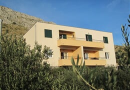 Omiš-Dugi Rat - Rejo vila ***