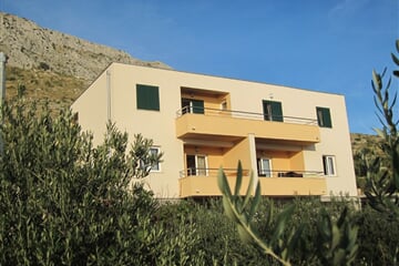Omiš-Dugi Rat - Rejo vila ***