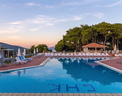 Hotel Keri Village & Spa: fotografie vybavení exteriérů a interiérů ubytování.