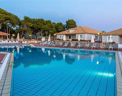 Hotel Keri Village & Spa: fotografie vybavení exteriérů a interiérů ubytování.
